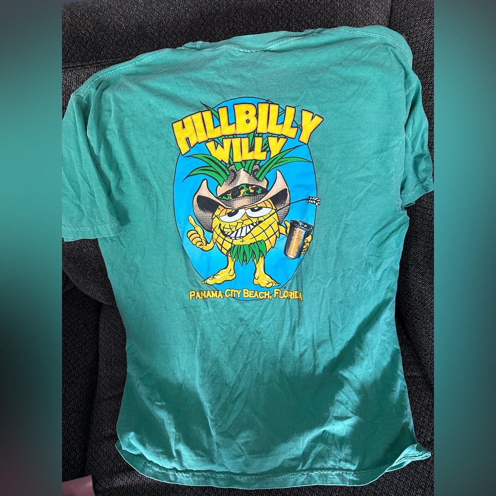Pineapple Willy’s green comfort colors tee